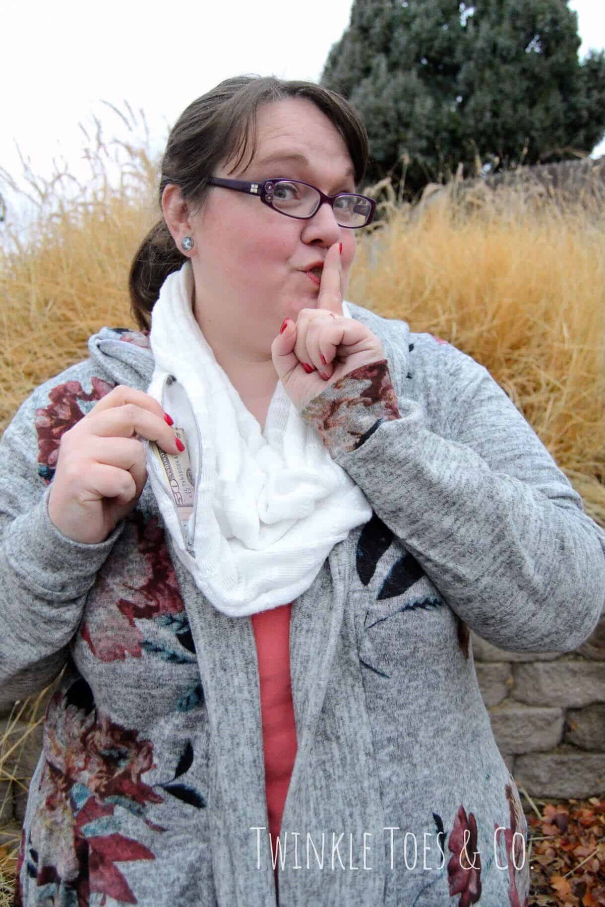 Free Hidden Pocket Infinity Scarf Tutorial