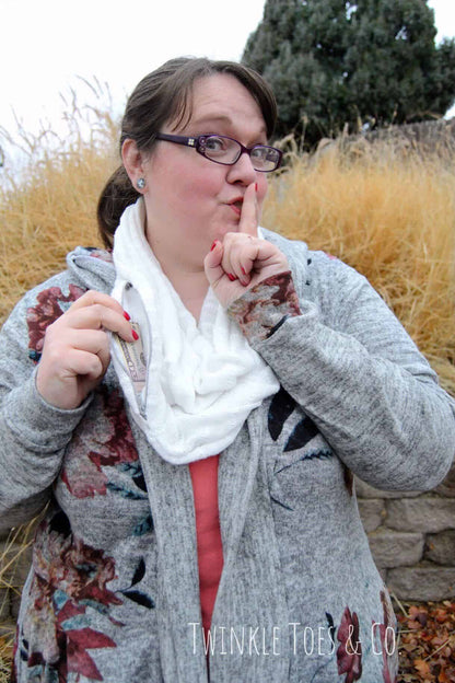 Free Hidden Pocket Infinity Scarf Tutorial