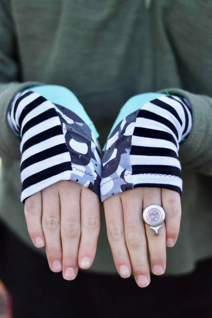 Free Fingerless Gloves