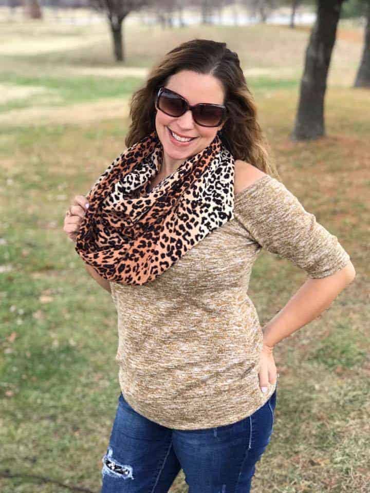 Free Hidden Pocket Infinity Scarf Tutorial