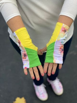 Free Fingerless Gloves